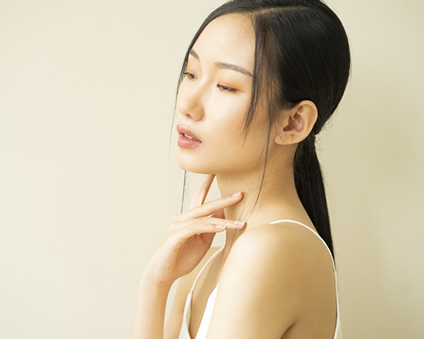 【醫美SOS】脖紋深深怎麼辦？三種醫美療程來解救